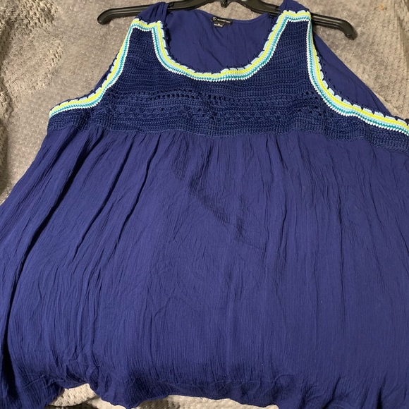 NWT Crocheted tank top - Picture 2 of 3